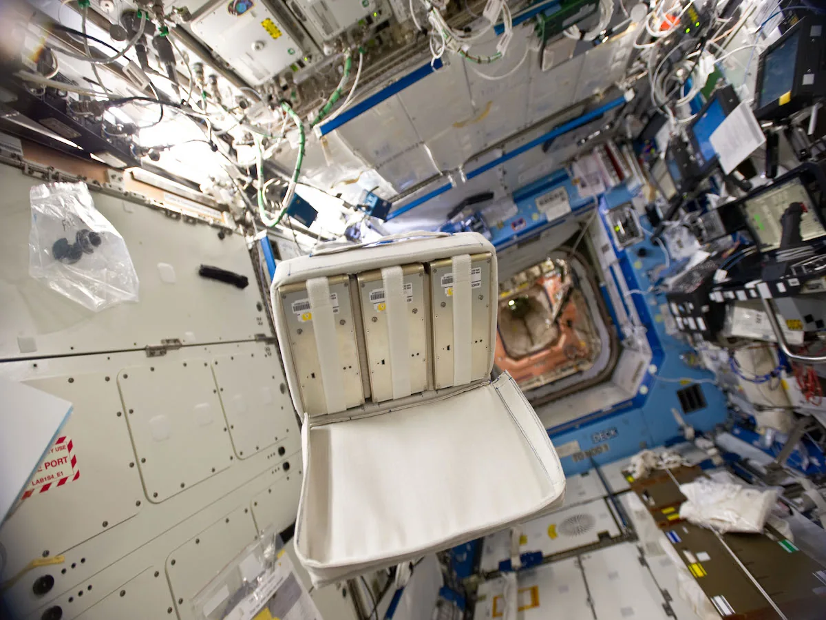 Airgloss sensor installed inside an ISS module